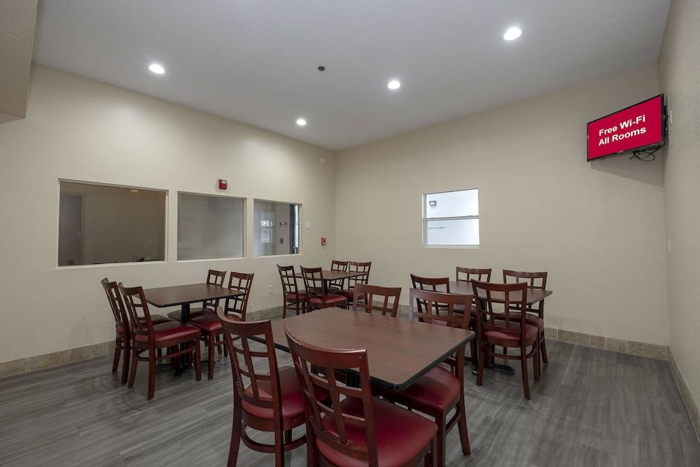 Red Roof Inn & Suites Pensacola-Nas Corry Beach Haven Exterior photo